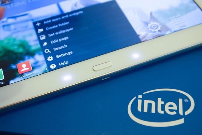 samsung-Galaxy tırnağı-robot-tablet ile-Intel-chip