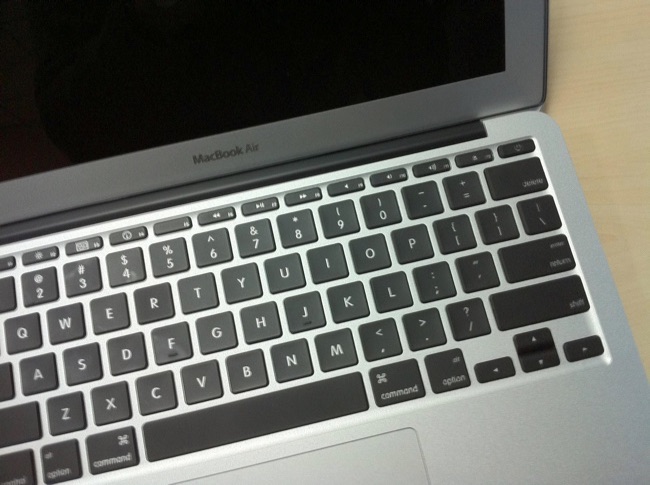 „MacBook“ maitinimo mygtukas