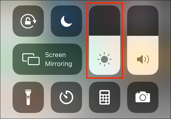 اضغط مع الاستمرار على Brightness Slider في Control Center